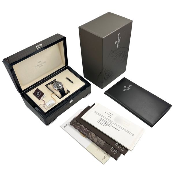 Patek Philippe Calatrava 6006G-001 Image 5